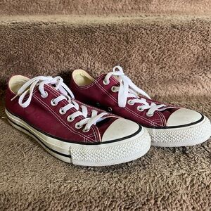 Maroon low Converse All-Stars